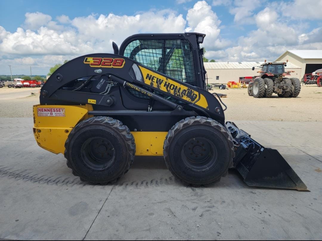 2023 New Holland L328 Equipment Image0