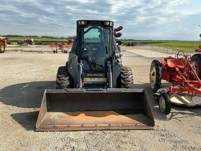 Image of New Holland L328 equipment image 1