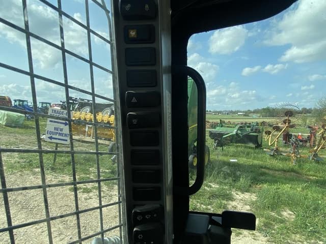 Image of New Holland L328 equipment image 4