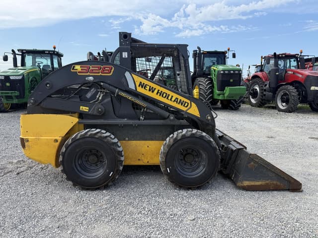 Image of New Holland L328 equipment image 3