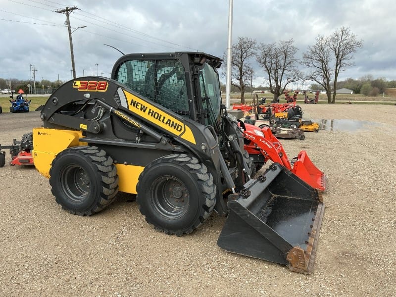 2023 New Holland L328 Equipment Image0