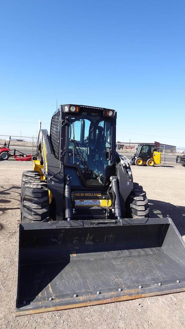 Image of New Holland L328 equipment image 1