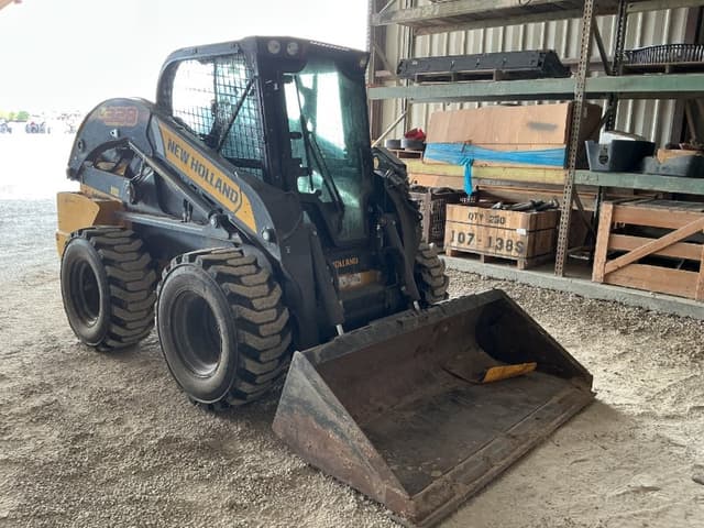 Image of New Holland L328 equipment image 1