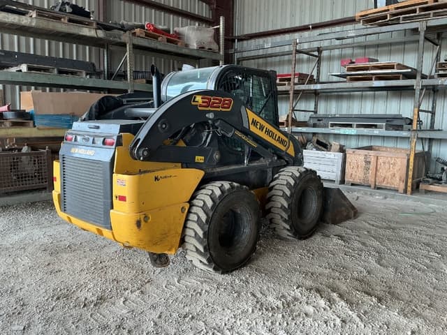 Image of New Holland L328 equipment image 3