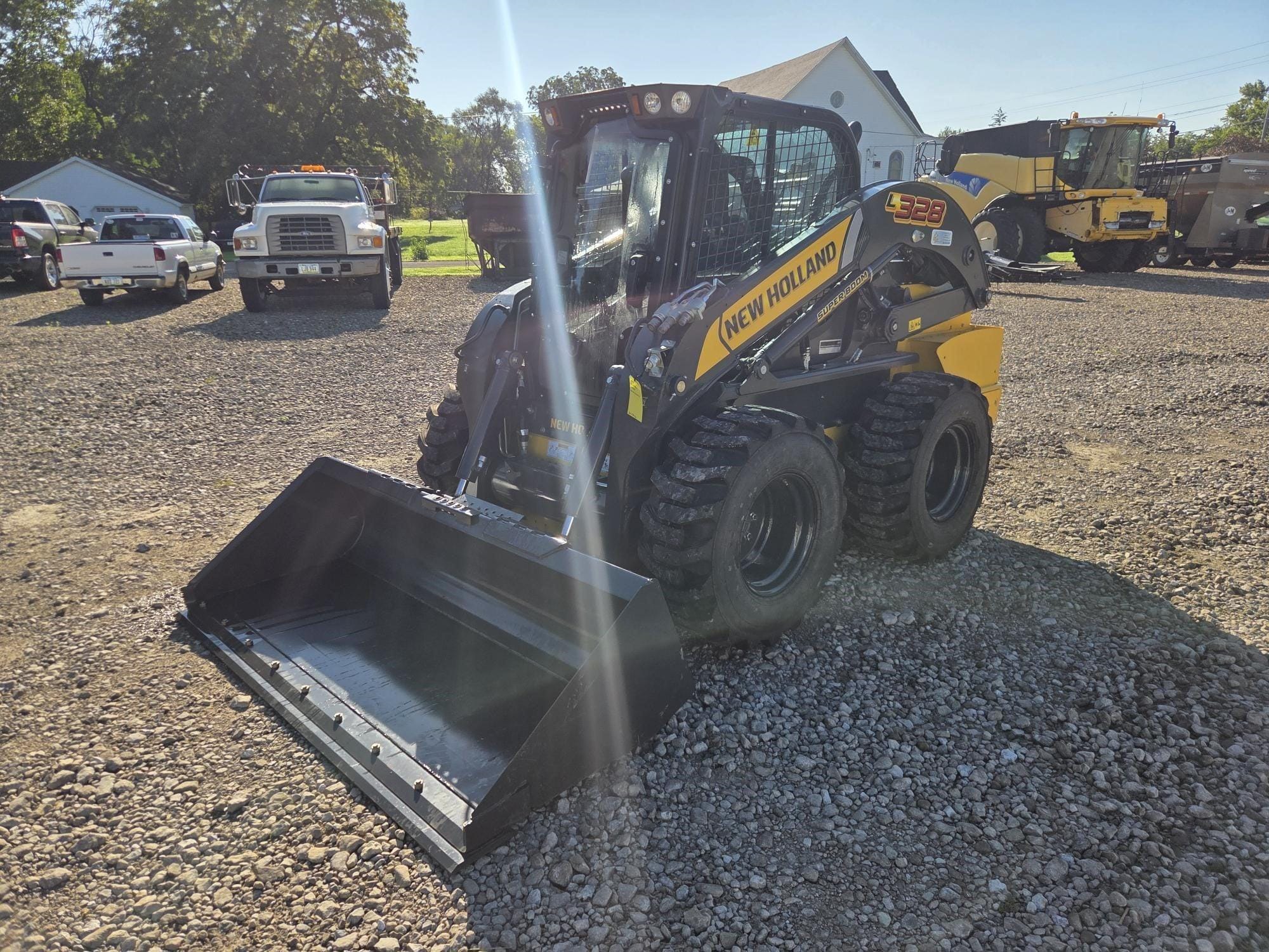 2023 New Holland L328 Equipment Image0