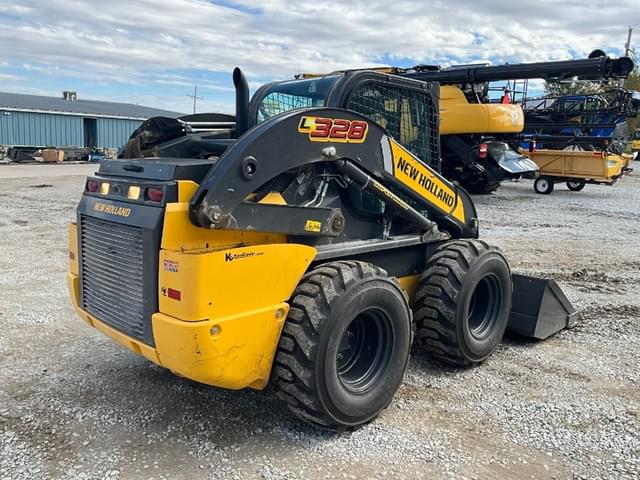 Image of New Holland L328 equipment image 3