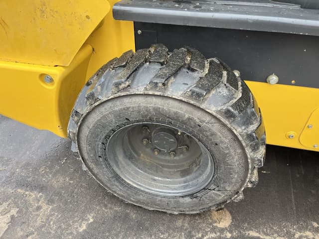 Image of New Holland L328 equipment image 3