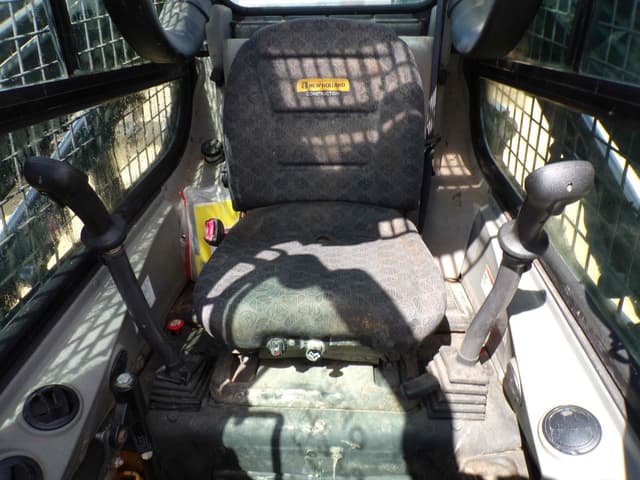 Image of New Holland L328 equipment image 3