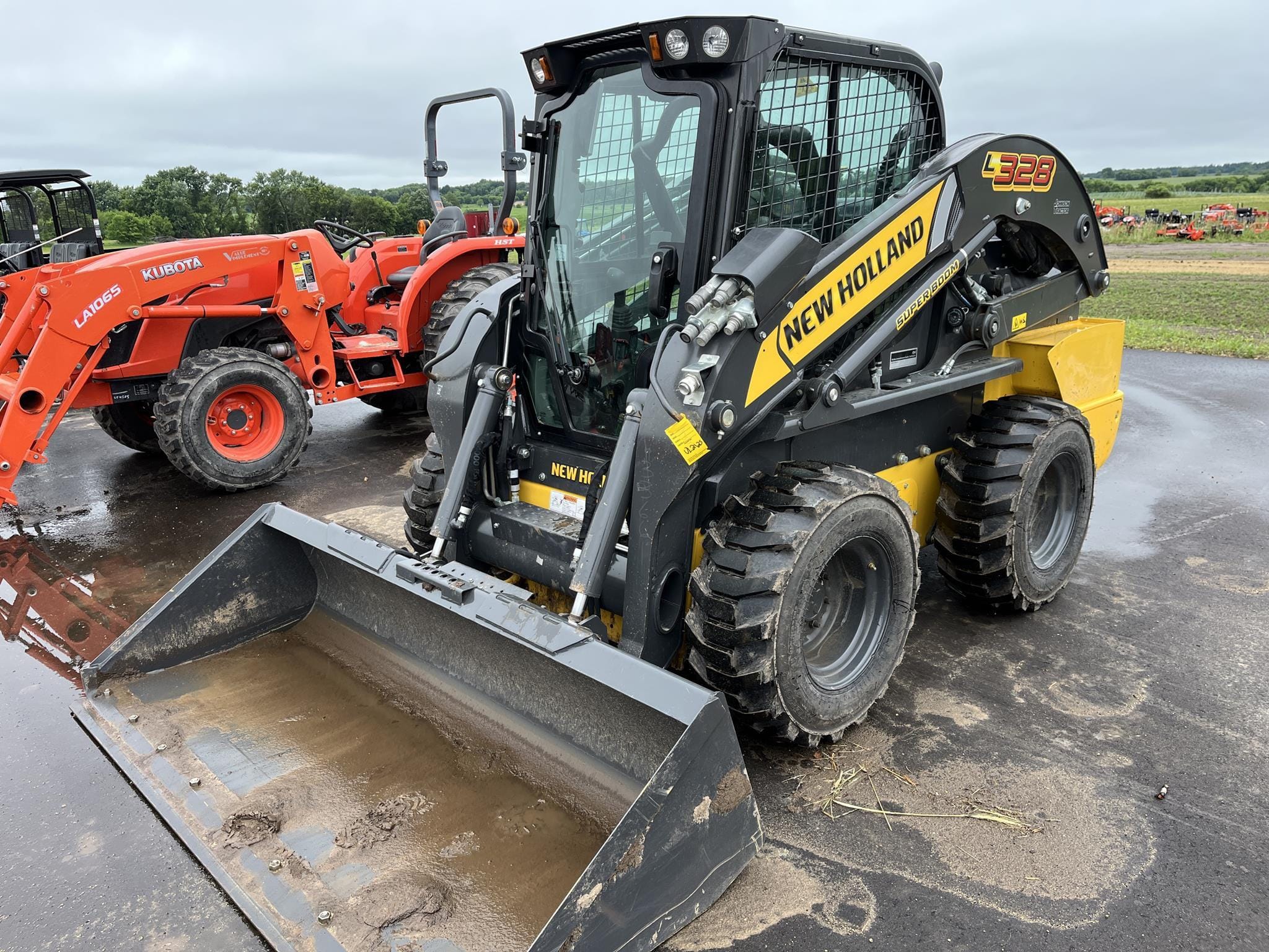 2023 New Holland L328 Equipment Image0