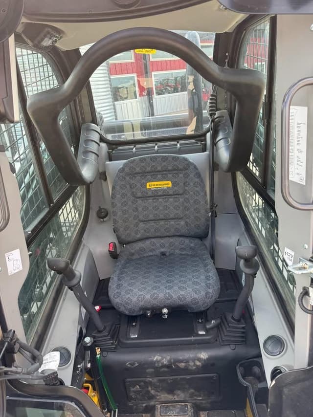 Image of New Holland L328 equipment image 2