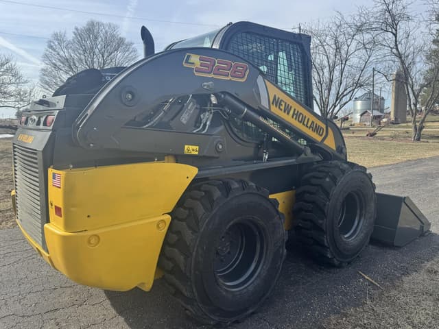 Image of New Holland L328 equipment image 4