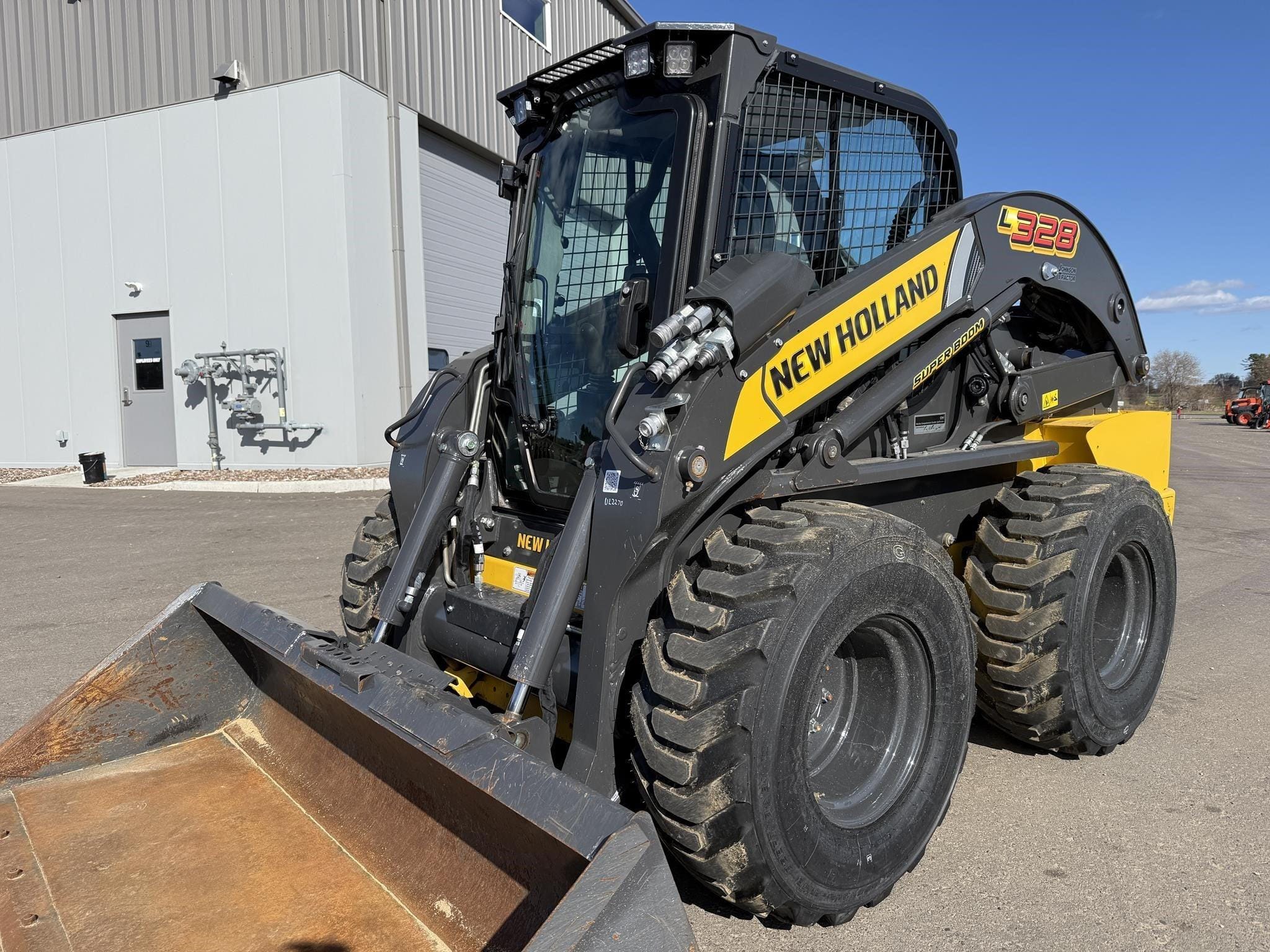2023 New Holland L328 Equipment Image0