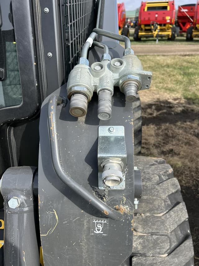 Image of New Holland L328 equipment image 3