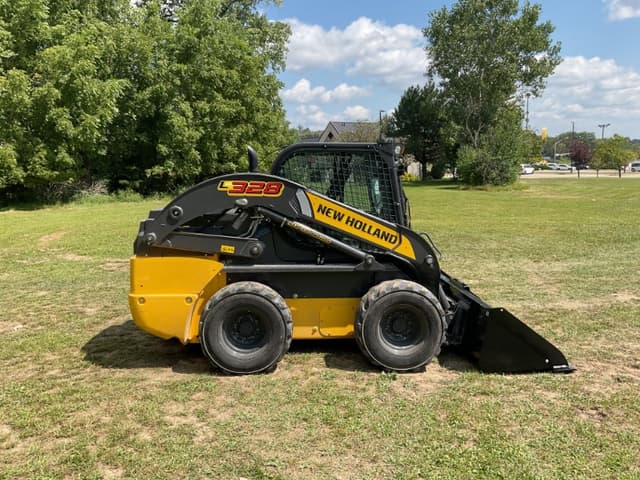 Image of New Holland L328 equipment image 3