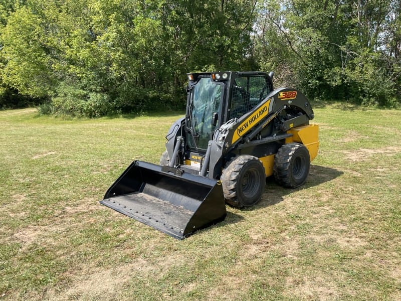 2023 New Holland L328 Equipment Image0