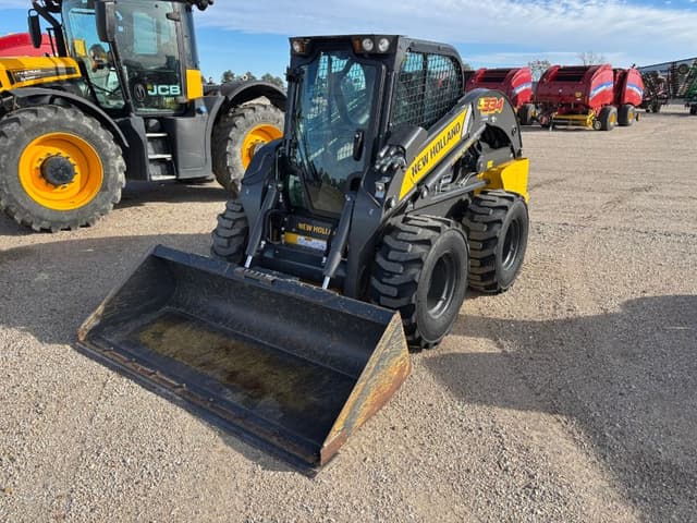 Image of New Holland L334 equipment image 1