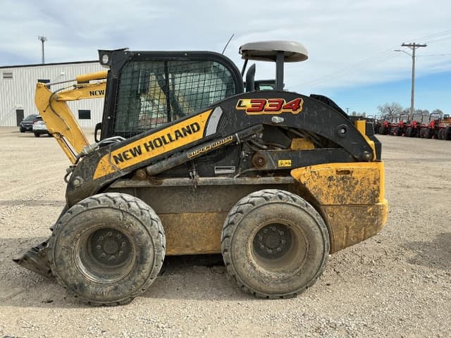 Image of New Holland L334 equipment image 3