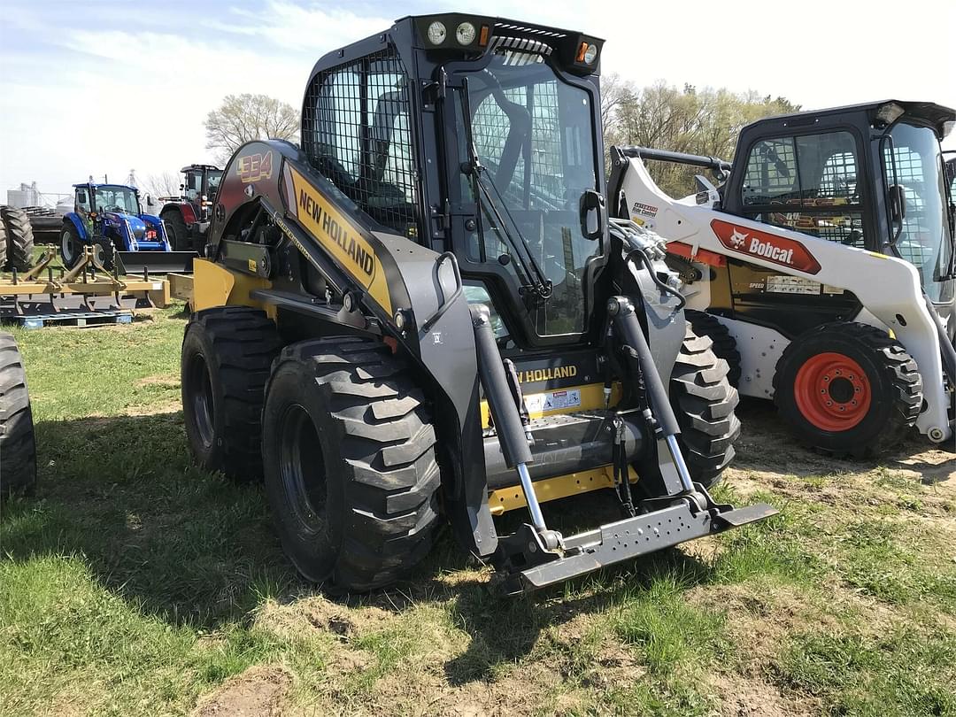 Image of New Holland L334 Primary image