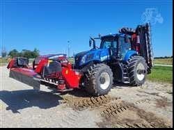 2023 New Holland Megacutter 533/Megacutter 512 Equipment Image0