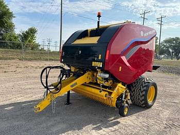 2023 New Holland Pro-Belt 460 Equipment Image0