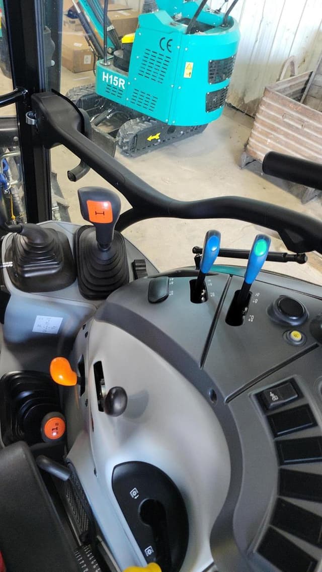 Image of New Holland PowerStar 75 equipment image 4