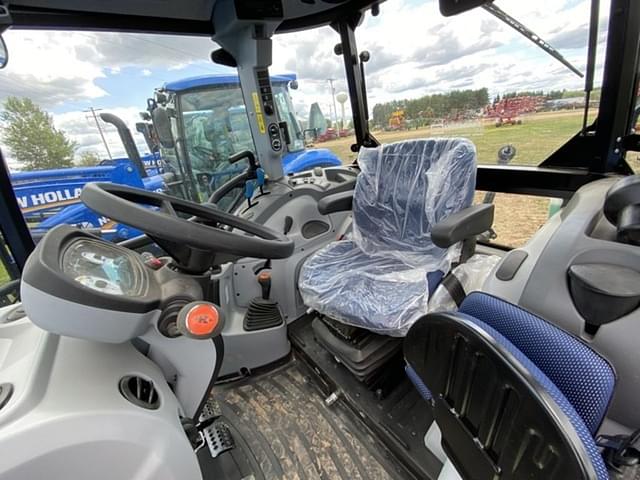 Image of New Holland PowerStar 90 equipment image 4