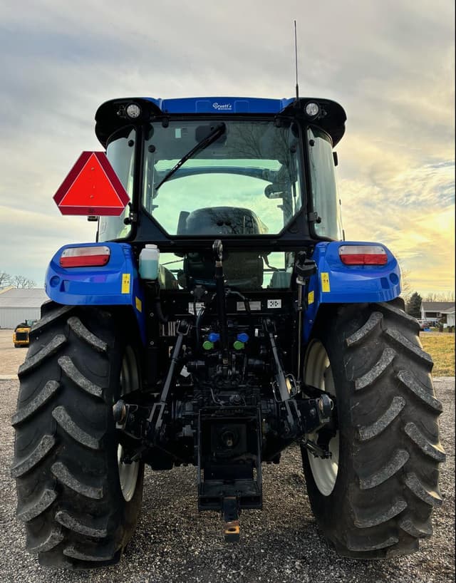Image of New Holland PowerStar 90 equipment image 4