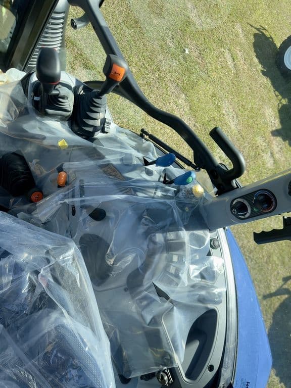 Image of New Holland PowerStar 110 equipment image 4