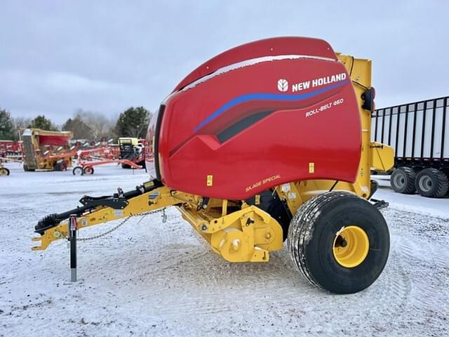 Image of New Holland RB460 equipment image 3