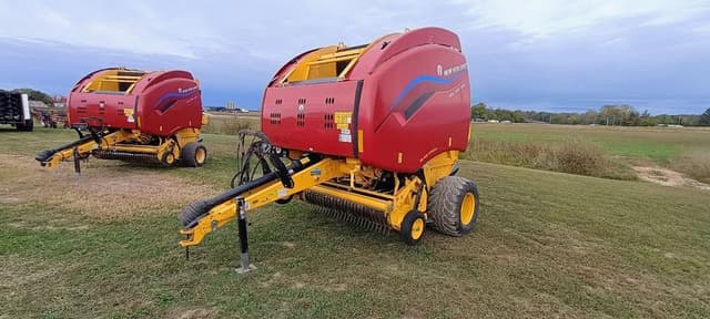 Image of New Holland RB460 equipment image 2