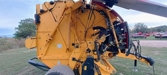 Image of New Holland RB460 equipment image 4