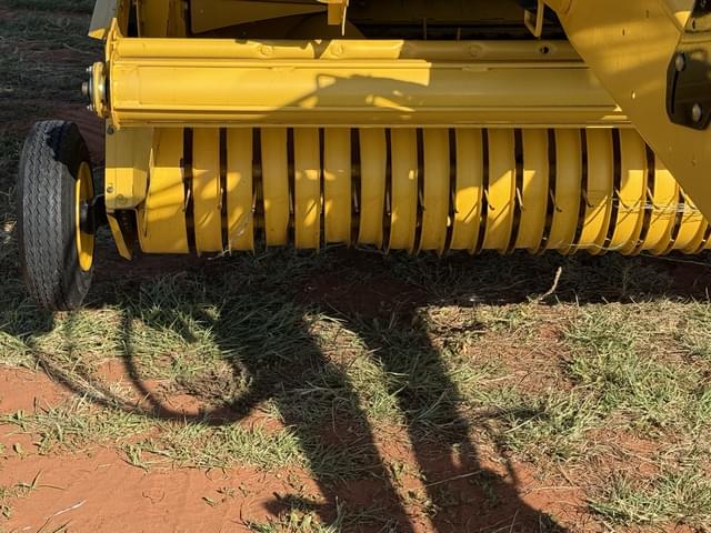 Image of New Holland RB460 equipment image 3