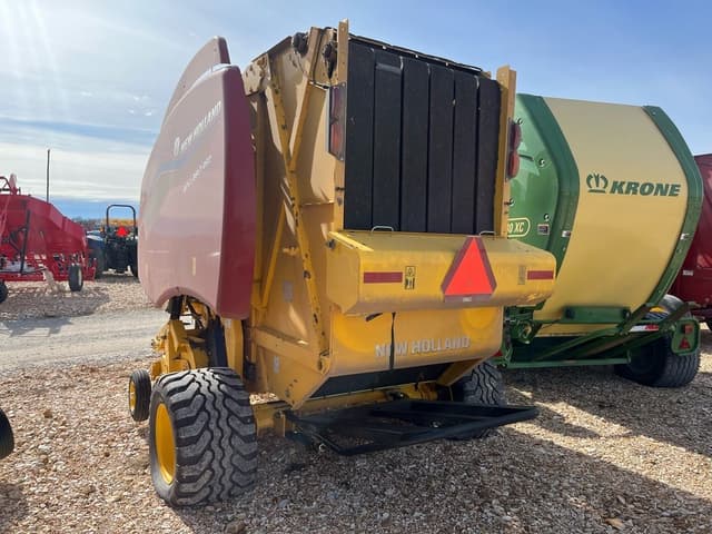 Image of New Holland RB460 equipment image 3