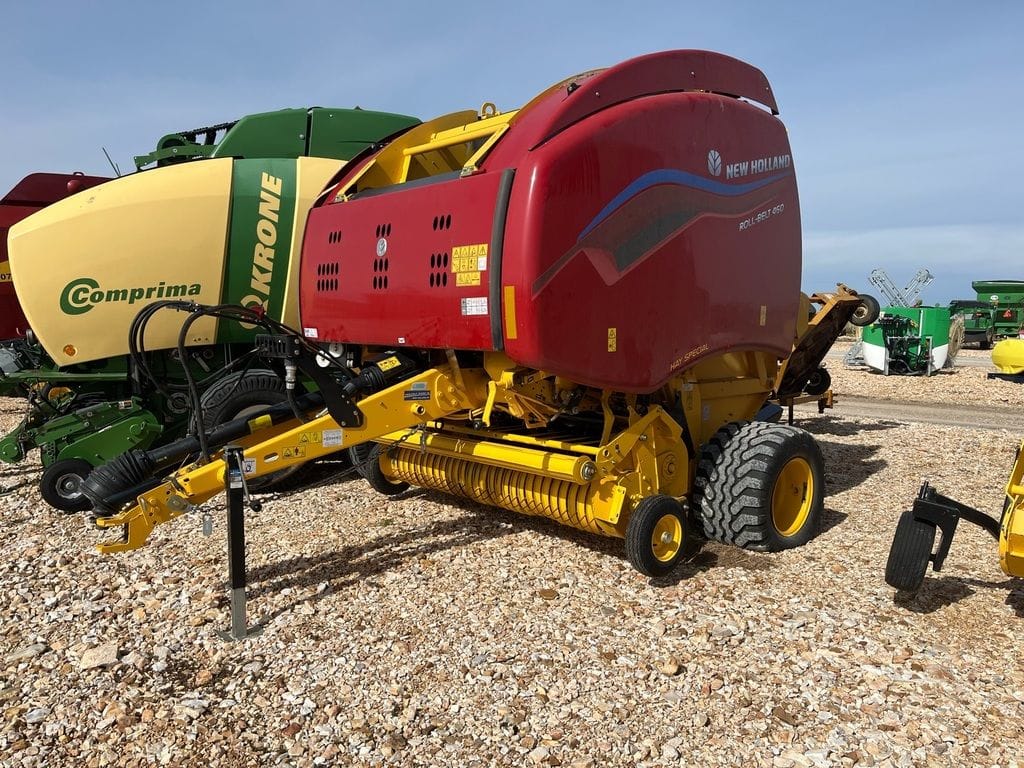 2023 New Holland RB460 Equipment Image0