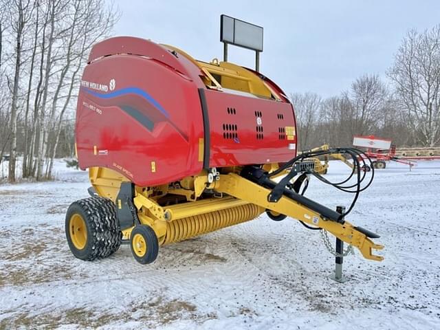 Image of New Holland RB460 equipment image 2