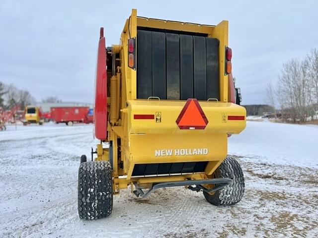 Image of New Holland RB460 equipment image 3