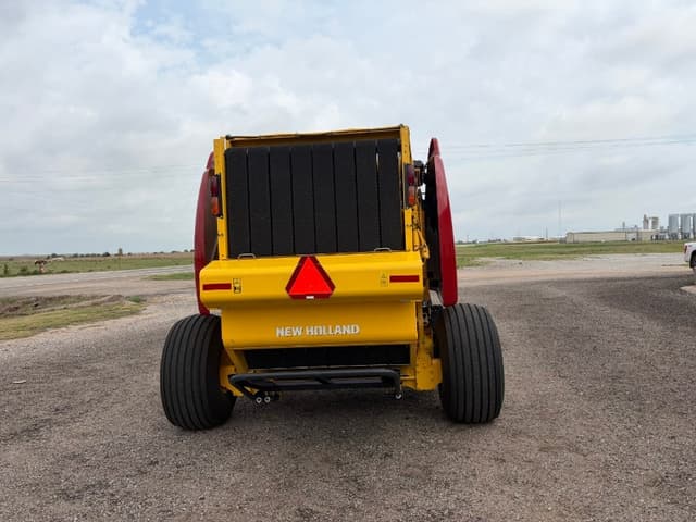 Image of New Holland RB560 Specialty Crop equipment image 2