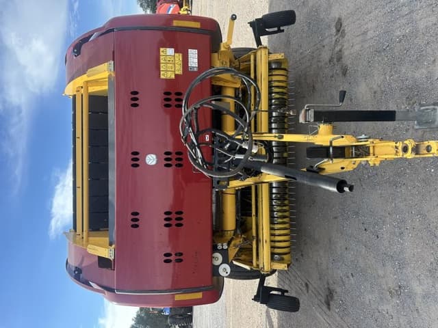 Image of New Holland RB560 equipment image 4