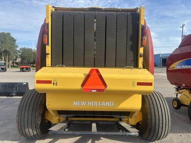 Image of New Holland RB560 equipment image 3