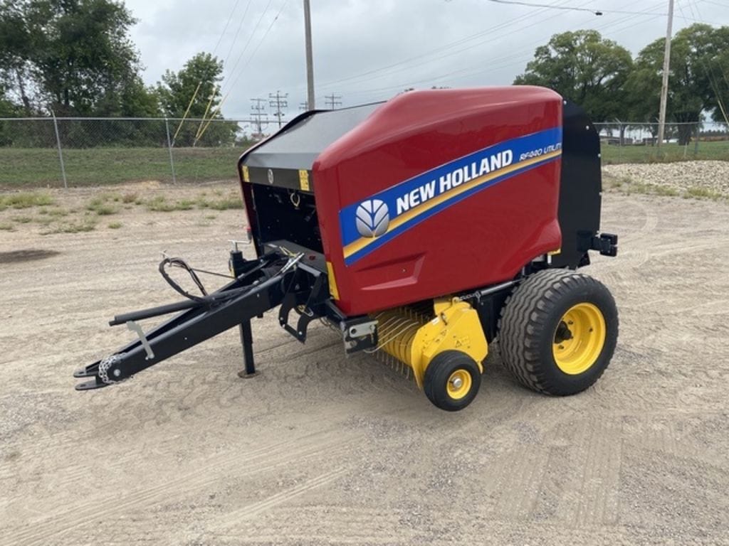 2023 New Holland RF440 Utility Equipment Image0