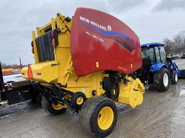 Image of New Holland RB450 equipment image 3