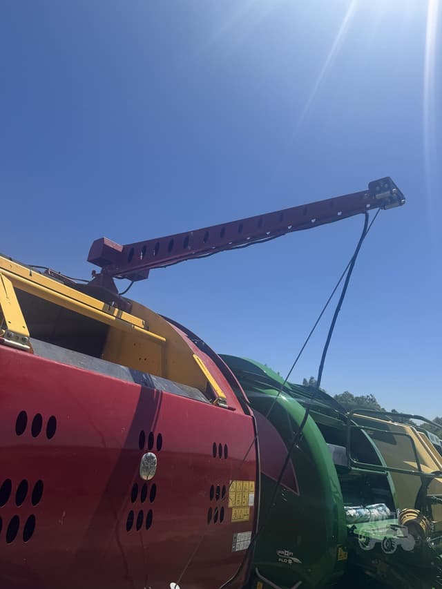 Image of New Holland RB460 equipment image 3