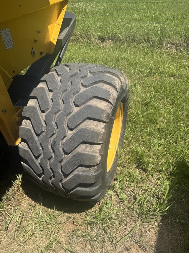 Image of New Holland RB460 Superfeed equipment image 4
