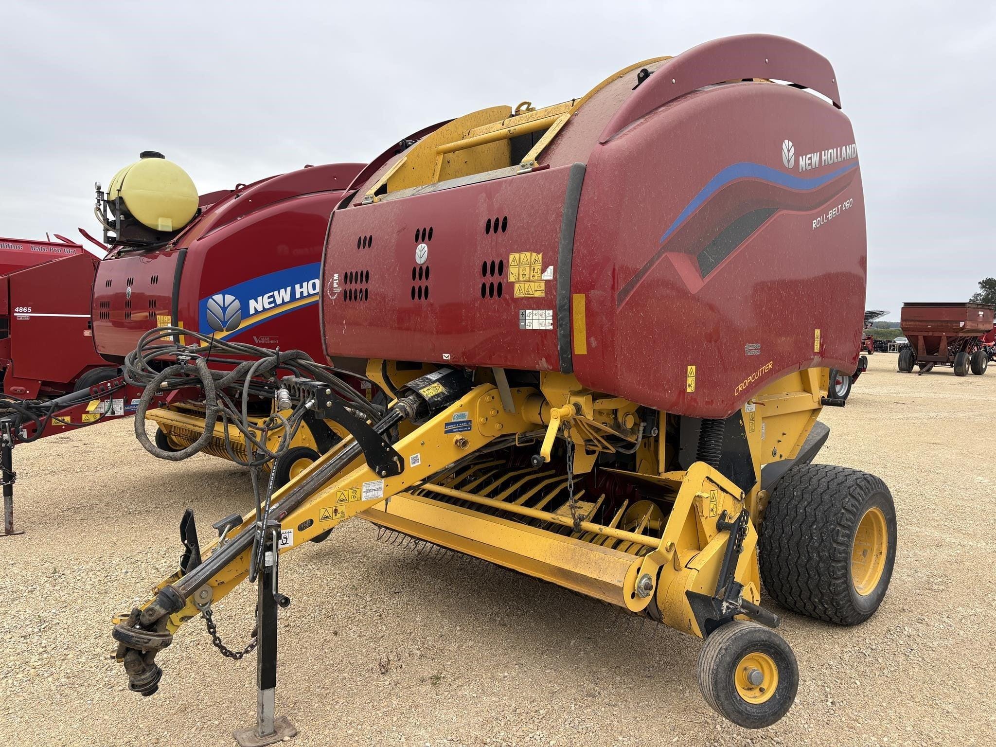 2023 New Holland RB460 Equipment Image0