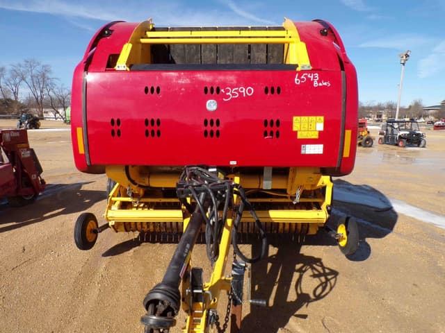 Image of New Holland RB560 equipment image 2