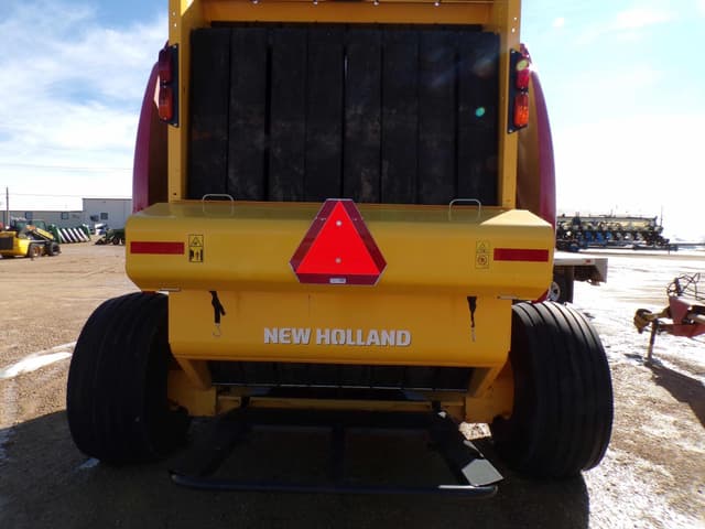 Image of New Holland RB560 equipment image 4