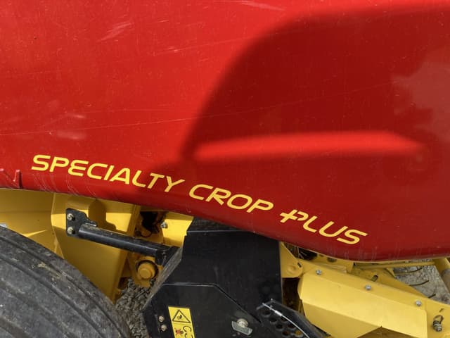 Image of New Holland RB560 Specialty Crop Plus equipment image 4