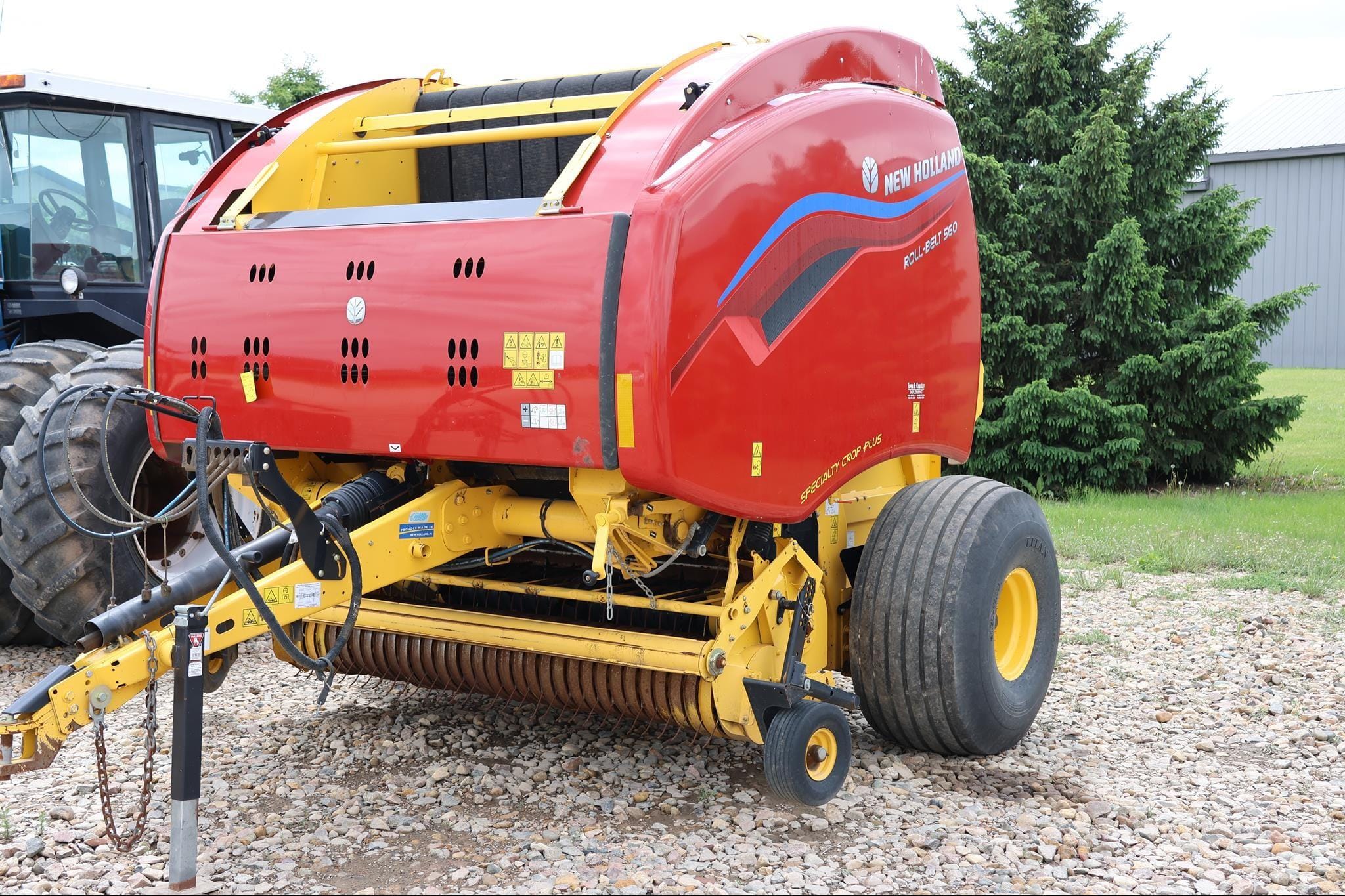 2023 New Holland RB560 Specialty Crop Plus Equipment Image0