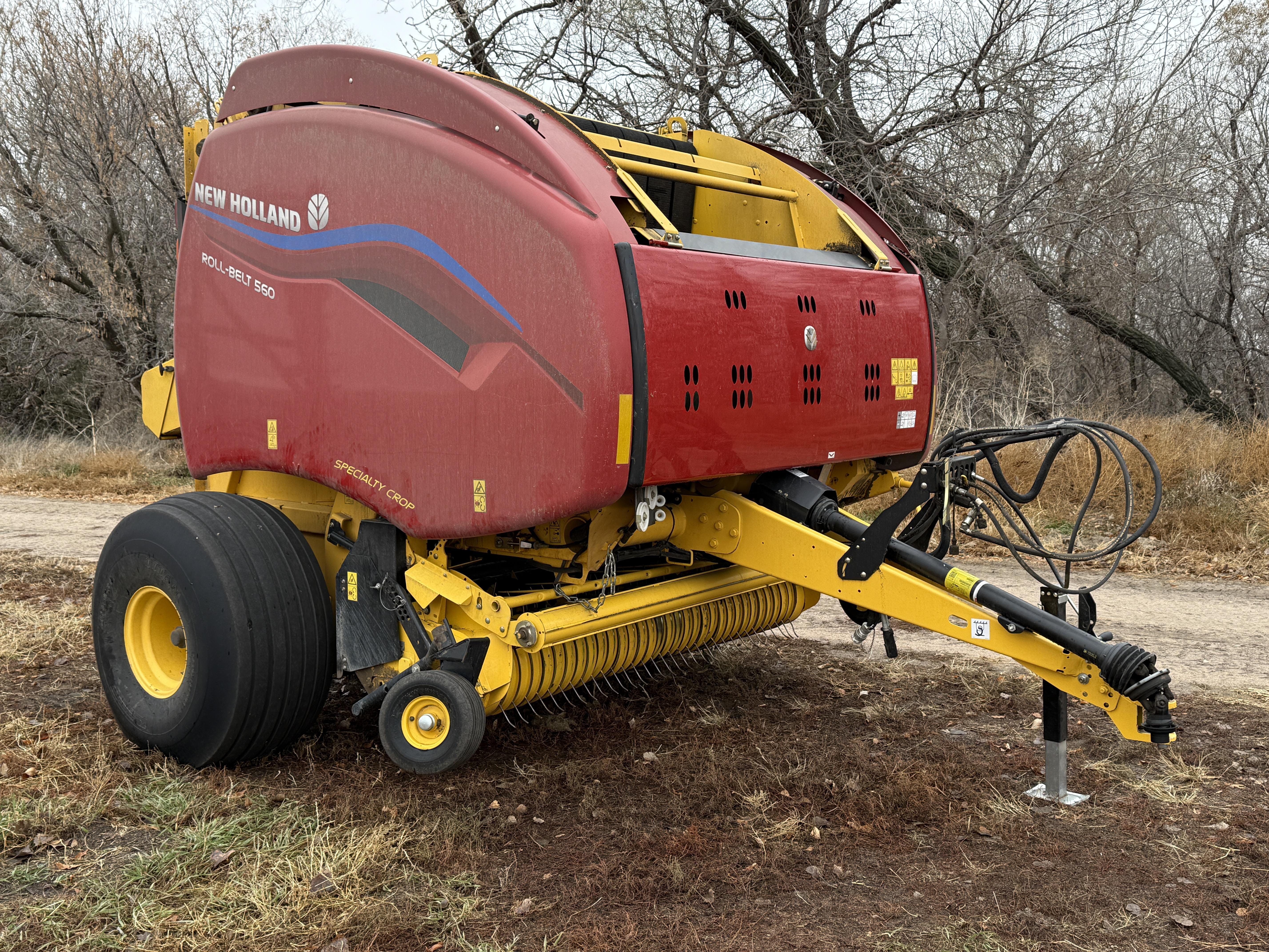 Main image New Holland RB560