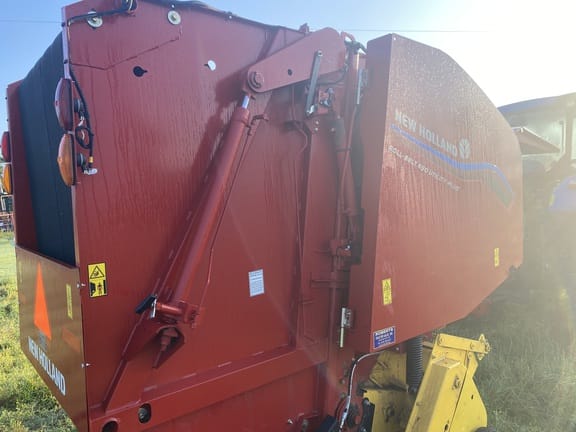 2023 New Holland RB450 Utility Plus Equipment Image0